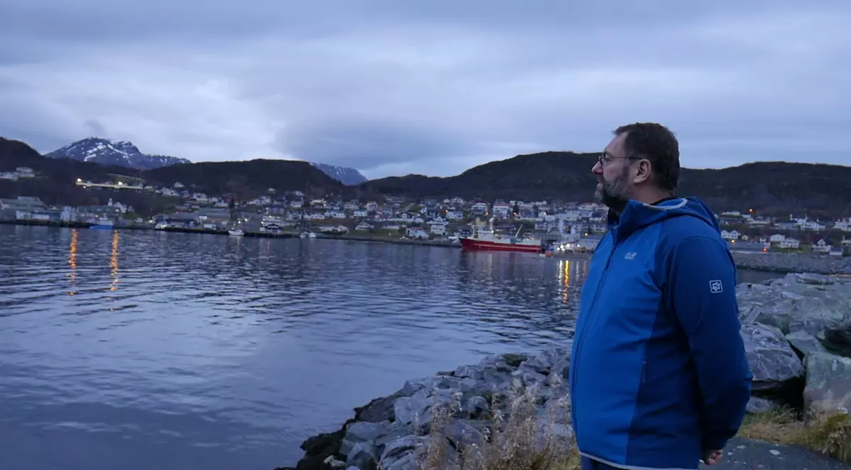 Alexandru Cuc, primul român care a ajuns în Skjervøy, Norvegia. Alex Cuc, privind în zare