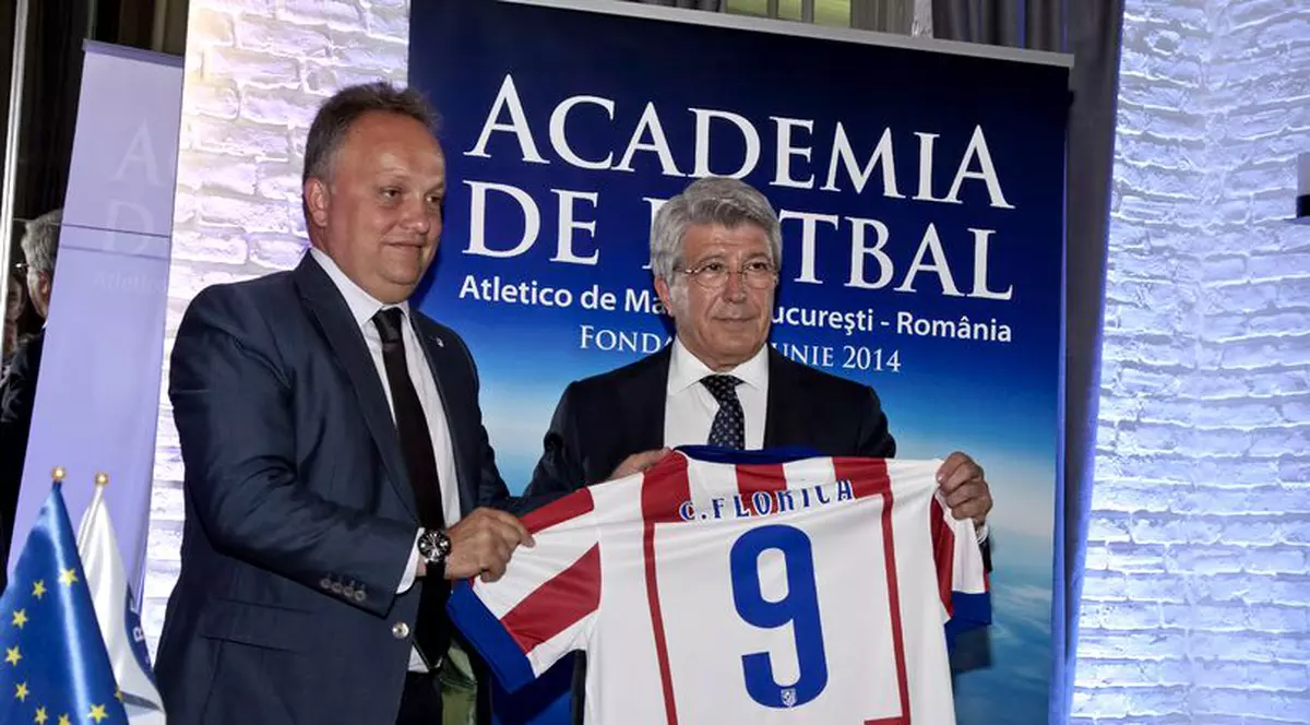 Claudiu Florică și șeful de la Atletico Madrid, în vara anului 2014