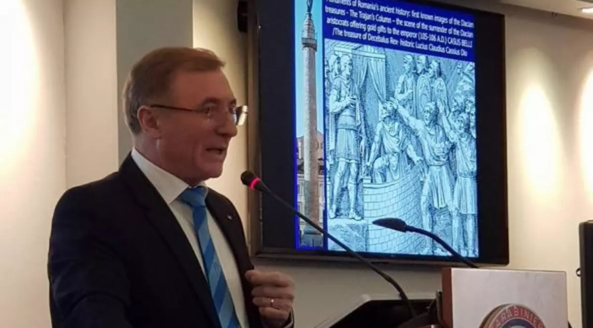 Augustin Lazăr, vizită la Direcţia Naţională Antimafia din Italia. Augustin Lazăr, în timpul unui discurs cu ocazia vizitei sale la Roma, în Italia