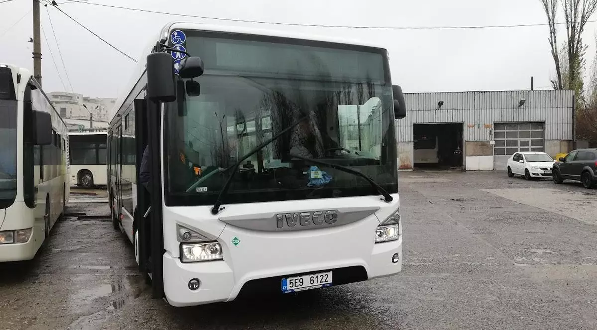 Un alt tip de autobuz se află în teste la București. Pe ce rută circulă acesta