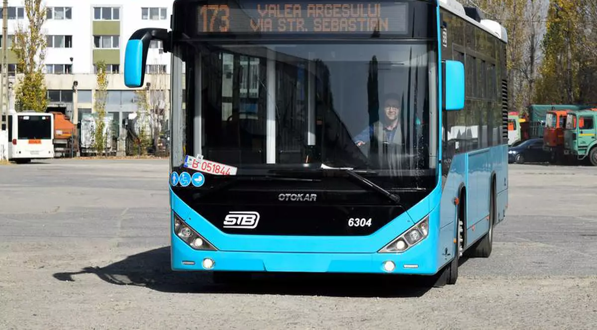 Reacția STB, după scandalul noilor autobuze Otokar. Autobuz Otokar, în București