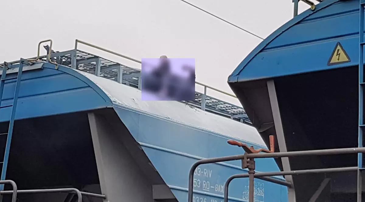 Cine era adolescentul care a murit electrocutat pe un vagon în Gara Onești