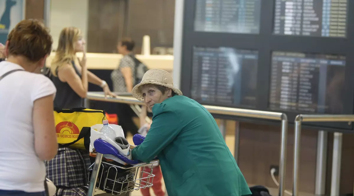 EXCLUSIV | Noua politică de bagaje WizzAir şi Ryanair, pe masa Comisiei Europene. Bruxelles-ul monitorizează inclusiv situaţia din România