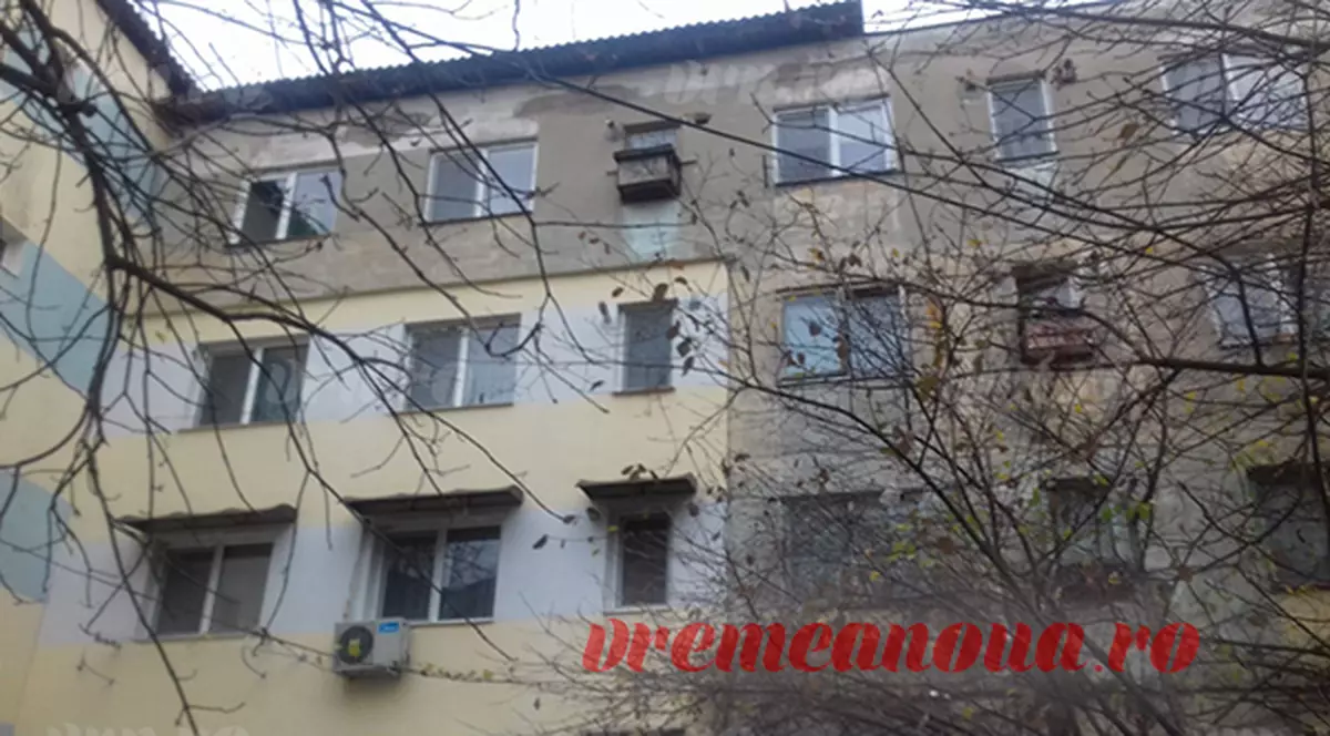 O fostă măicuță s-a urcat în podul unui bloc din Bârlad, amenințând că se sinucide