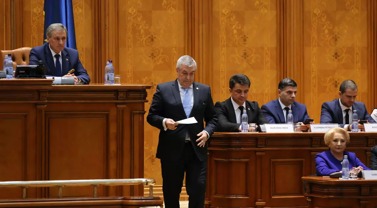 Președintele Senatului, Călin Popescu Tăriceanu, la ședința solemnă din Parlament
