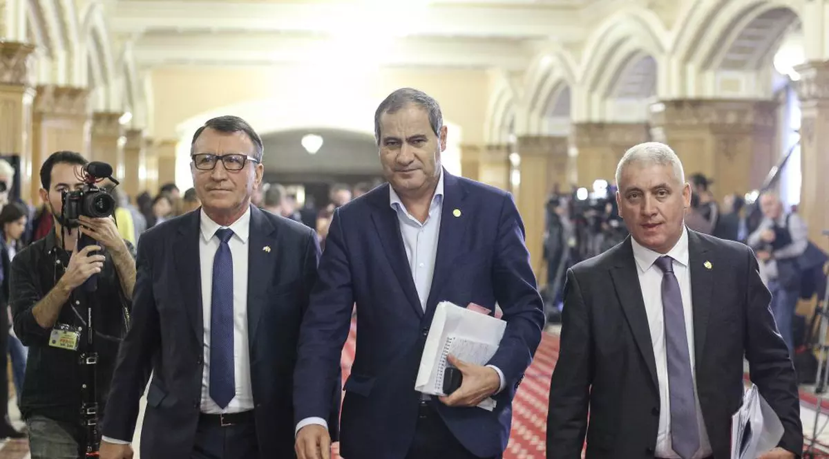 UPDATE. "Puciștii" Adrian Ţuţuianu şi Marian Neacşu, excluși din PSD: "Vom contesta decizia"