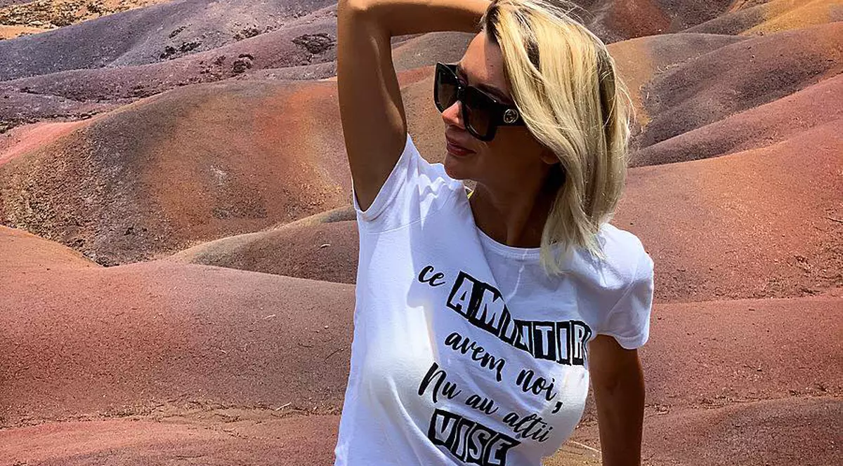 Denisa de la Bambi a primit inelul. "Înseamnă că cineva vrea să te aibă alături toată viața"