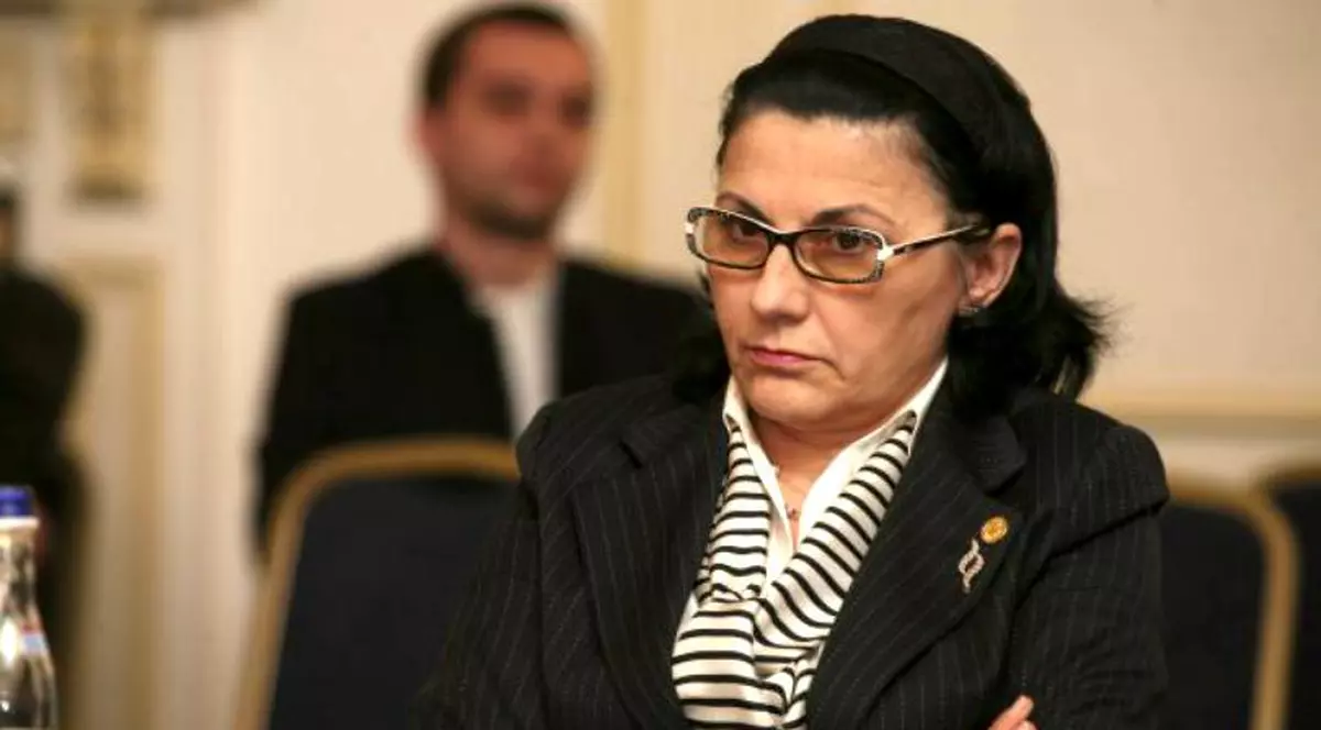 Ministrul Educației, Ecaterina Andronescu