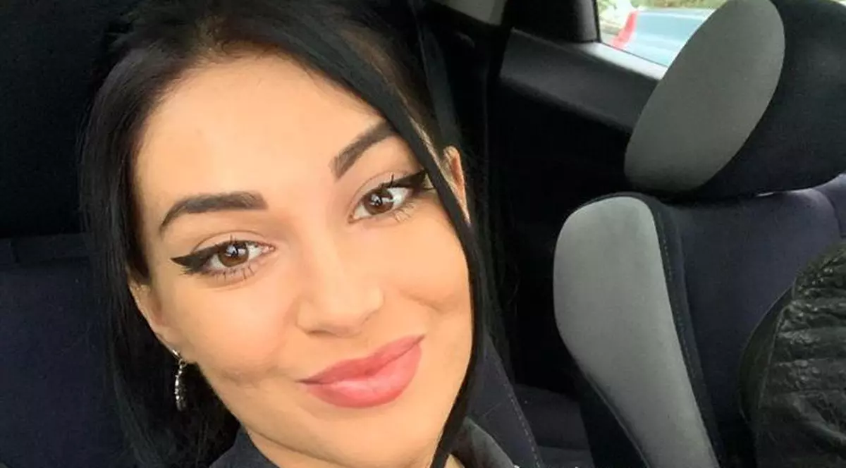 Ce mămică norocoasă e Elena Ionescu. La trei luni, fiul ei doarme singur