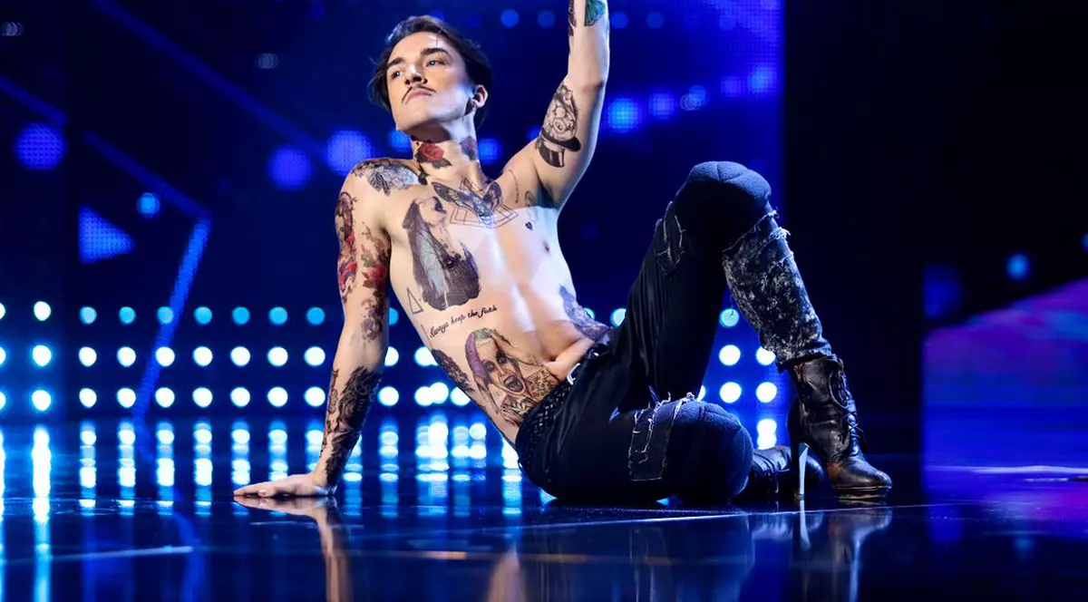 Cum i-a spus Emil Rengle, câștigătorul de la "Românii au talent", mamei sale că este bisexual. Cum a reacționat aceasta