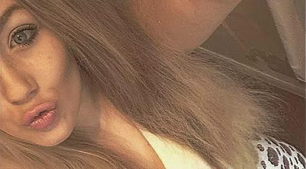 FOTO | O tânără a fost devastată după o vizită la salon de frumusețe. Ce au făcut angajații pe o rețea de socializare