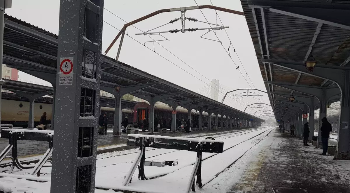 Avarie în Gara de Nord. Gara de Nord din Bucuresti, pustie, pe timp de iarnă