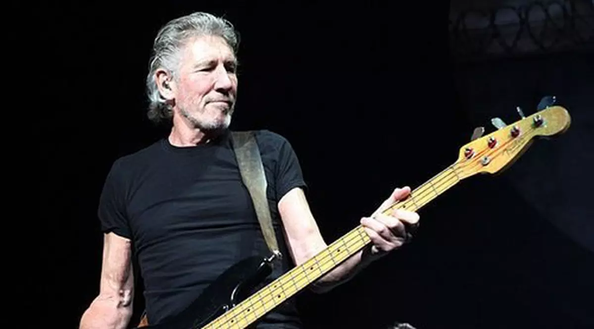 Fostul lider de la Pink Floyd îi consideră pe Trump şi Bolsonaro drept ''neofascişti''. ''Evit să-mi pierd preţioasa mea respiraţie pentru acest tip murdar''