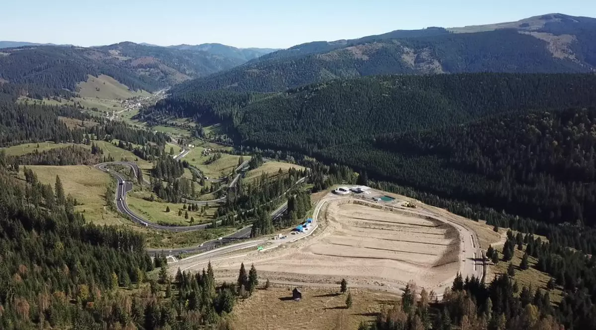 O nouă victorie a localnicilor din Valea Putnei împotriva gropii de gunoi din vârf de deal