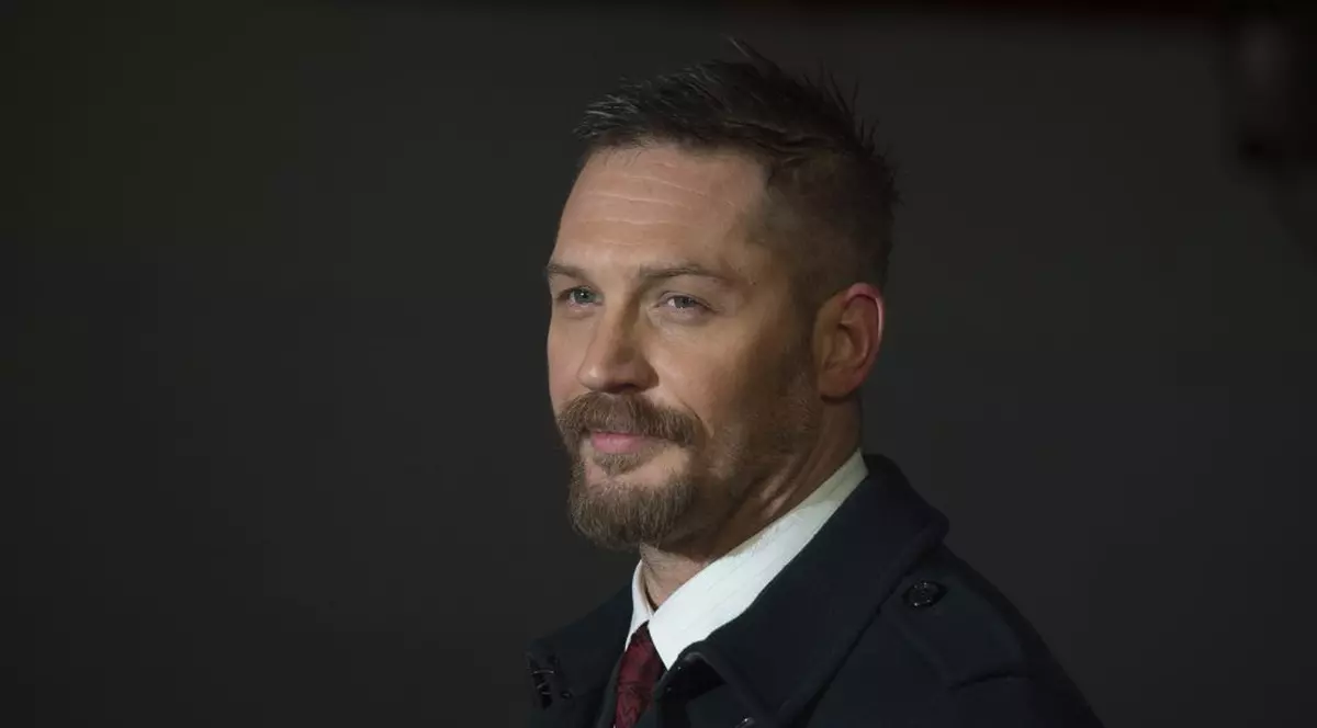 Tom Hardy a fost decorat de prințul Charles. Ce distincție a primit actorul