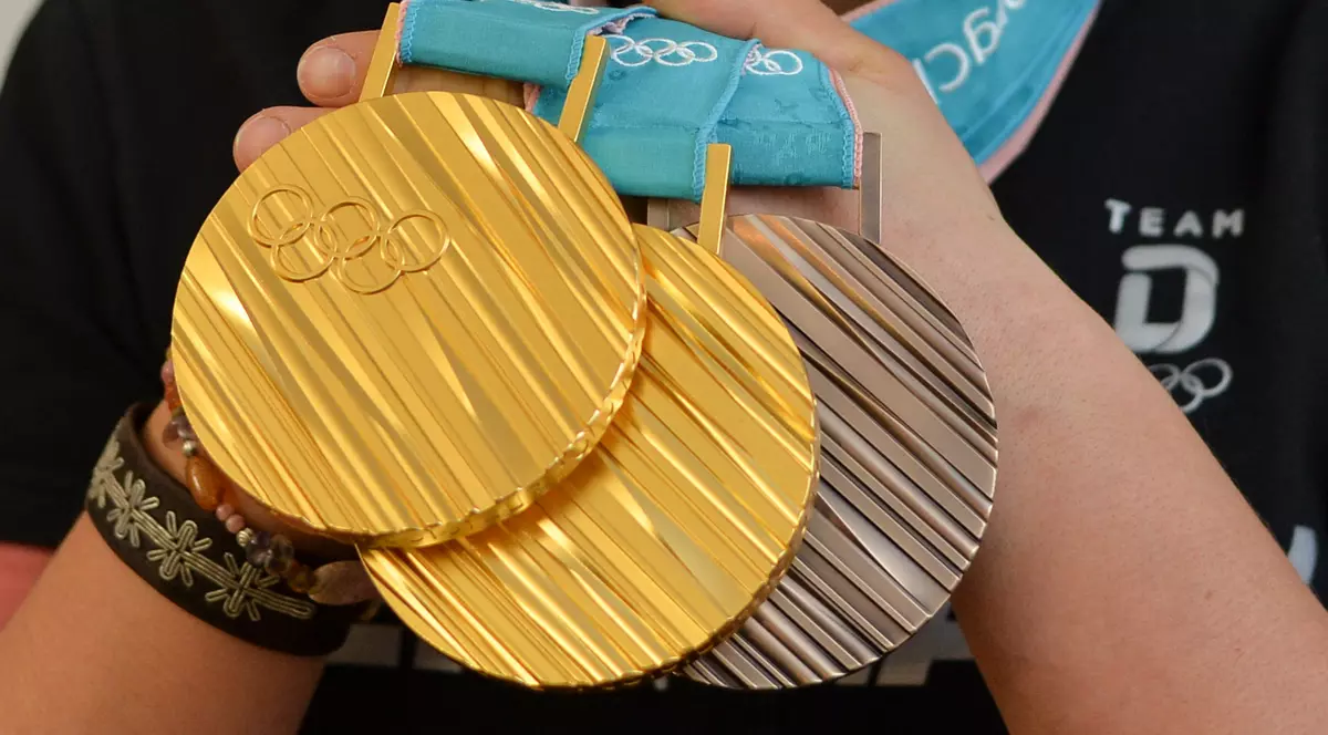 Sportivii de top care și-au vândut medaliile și motivele pentru care au făcut-o | GALERIE FOTO