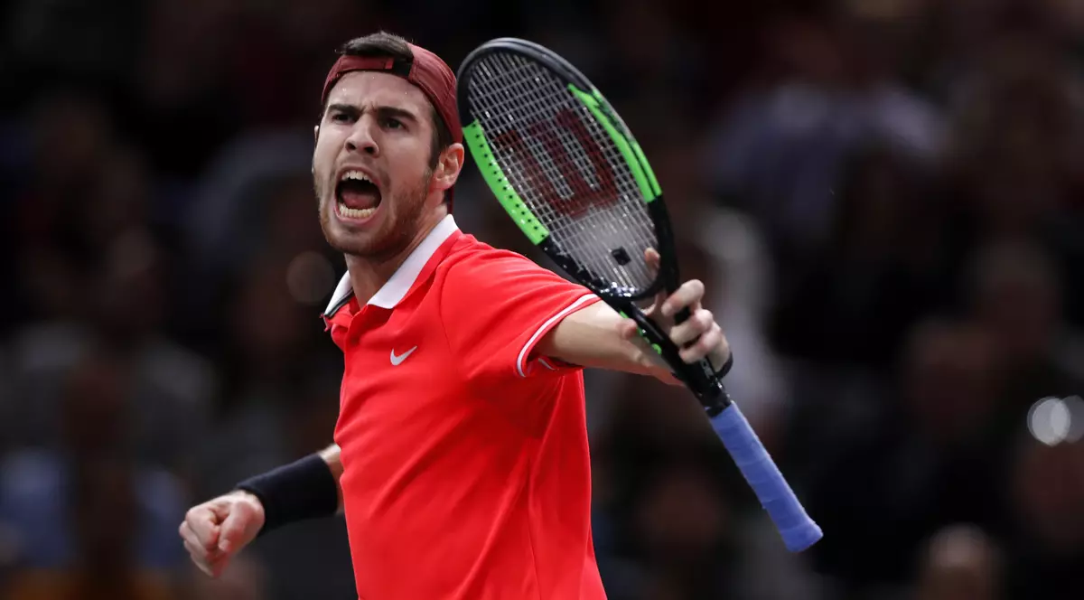 Karen Khachanov a câștigat Mastersul de la Paris, învingându-l în finală pe Novak Djokovic