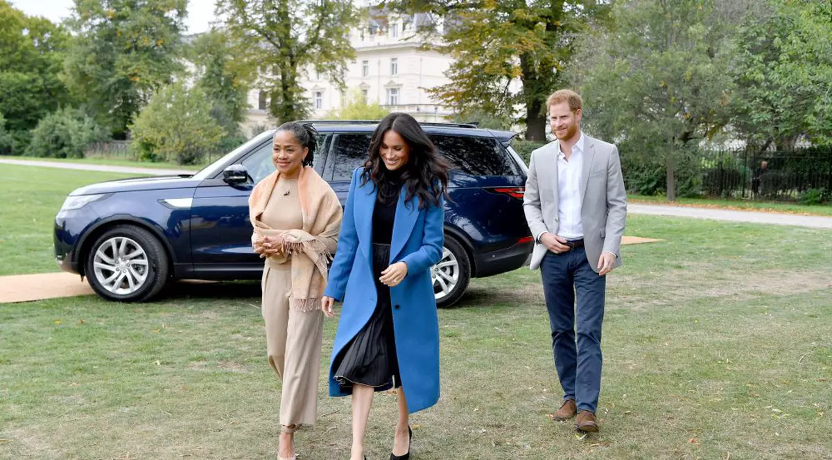 Gestul prețios pe care Regina Marii Britanii l-a făcut pentru mama lui Meghan Markle