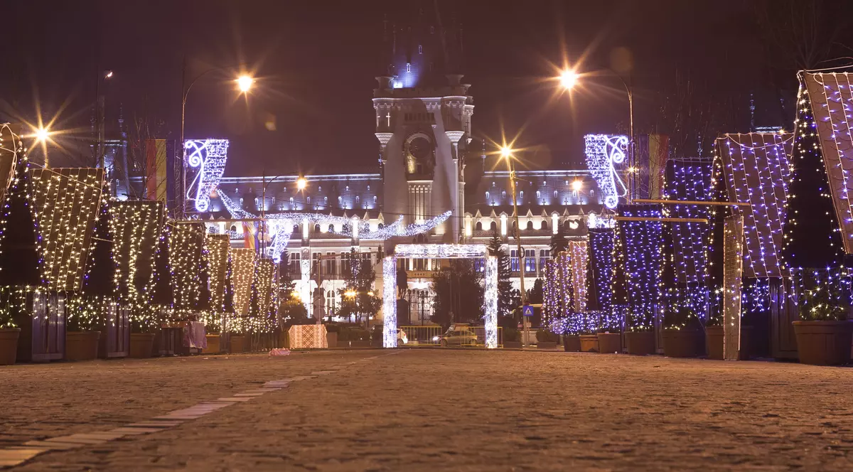 Ghidul petrecerilor de 1 Decembrie: Sărbători de un milion de lei, la Iași. De Ziua Națională, fasole cu cârnați, vin fiert și ceai