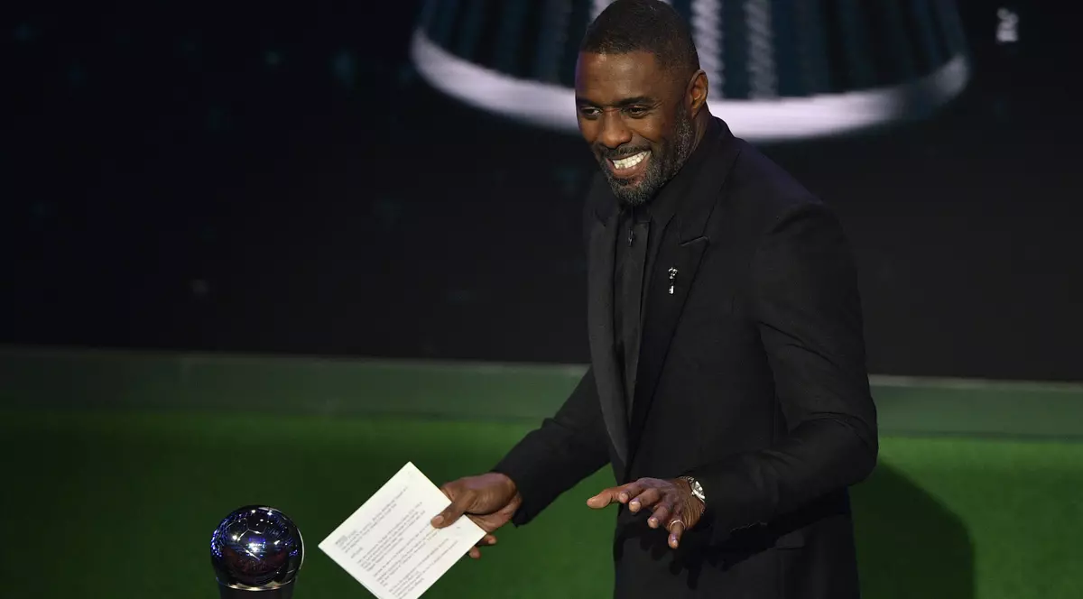 Idris Elba, desemnat ''cel mai sexy bărbat în viaţă'' de revista People