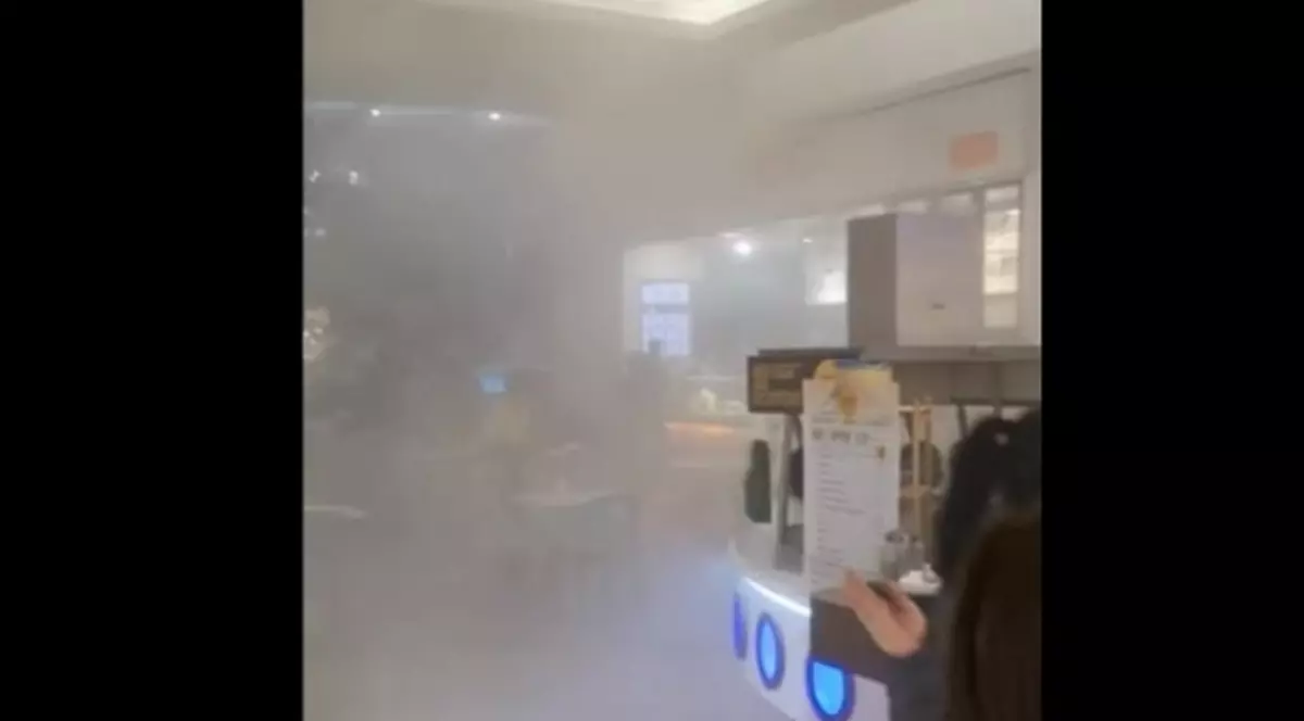 Incendiu la AFI Cotroceni, în zona magazinelor cu mâncare din mall. Captură video cu fumul din AFI Cotroceni
