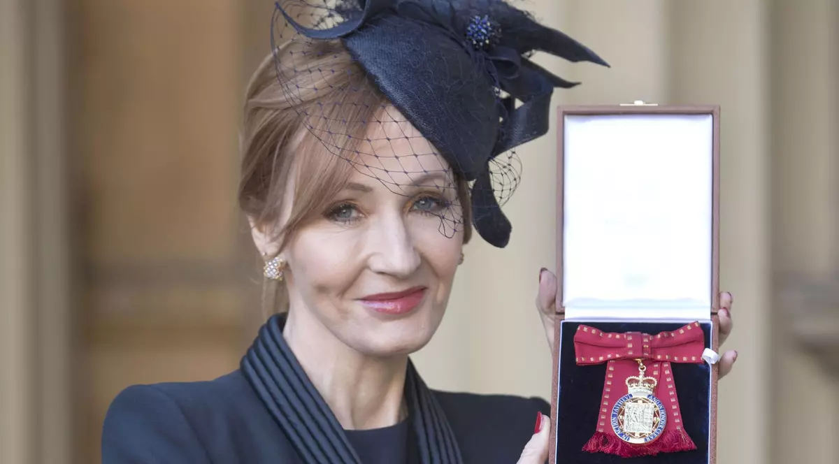J. K. Rowling jefuita de o fosta angajata