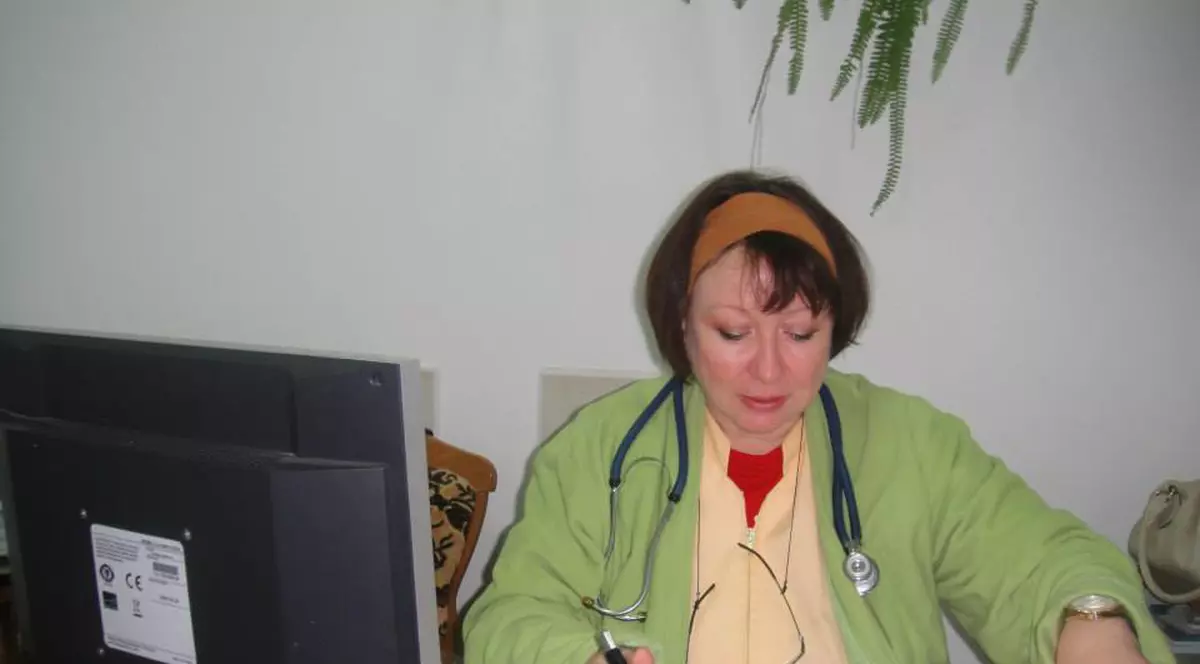 Chinul prin care trece un medic din Botoșani. Stă de gardă de 8 ori pe lună, deși e bolnavă de cancer. Apelul disperat pe care l-a făcut