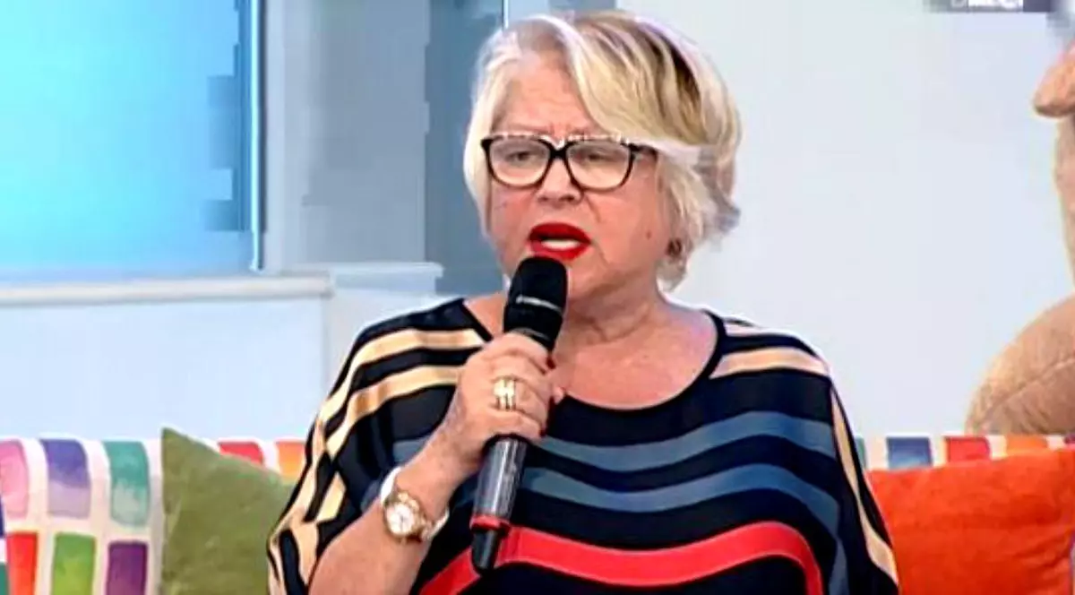 Mirabela Dauer tună și fulgeră după apariția unei știri false despre moartea ei. "Nu pot să mă mai enervez pe niște cretini oligofreni"