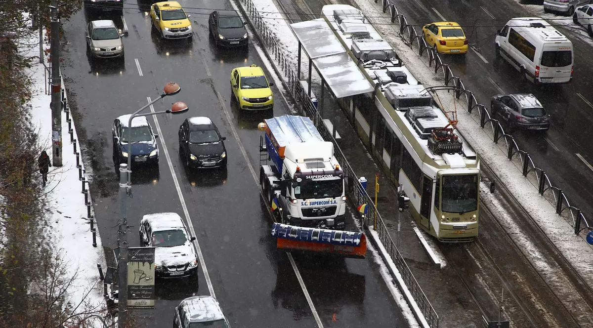 Cum s-a văzut ninsoarea din Capitală. Ninsoare în București, pe 28 noiembrie