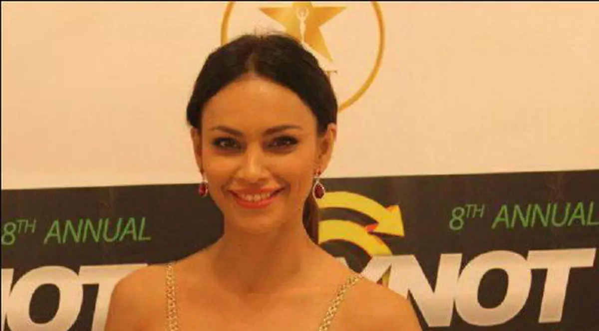 Fosta soție a lui Kamara dezvăluie ce face cu banii câștigați din videochat