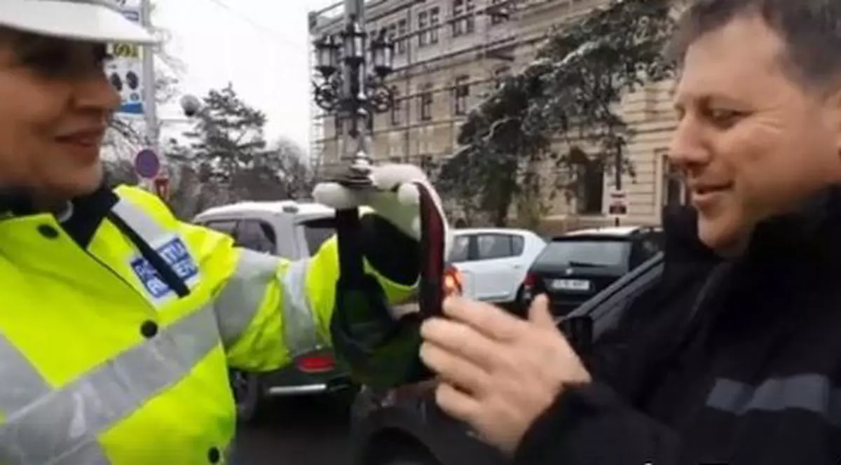 Polițiștii i-au oprit sâmbătă pe șoferii din Iași și le-au pus la ochi ochelari speciali. Care a fost efectul |VIDEO