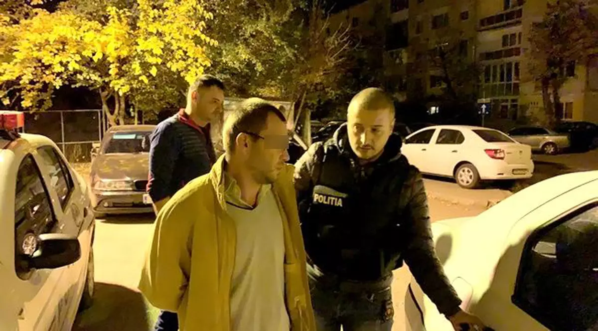 Incendiul din Complexul Studențesc Timișoara ar fi fost provocat de un piroman. A incendiat mai multe tomberoane iar acum a fost prins