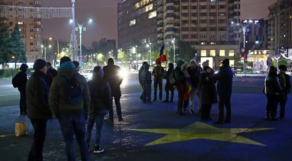 Protest #Rezist în Piața Victoriei: ”Corupții din PSD ne scot din UE”