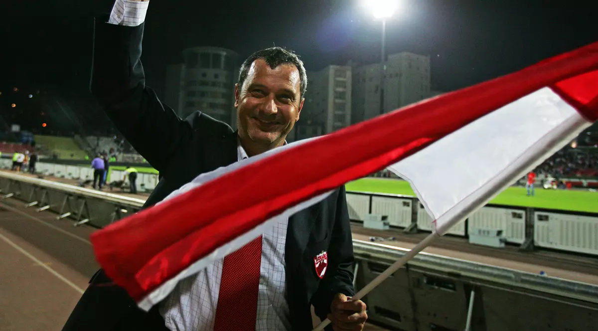 Bau-bau Mircea Rednic. Antrenorul echipei Dinamo este neînvins în Derby de România