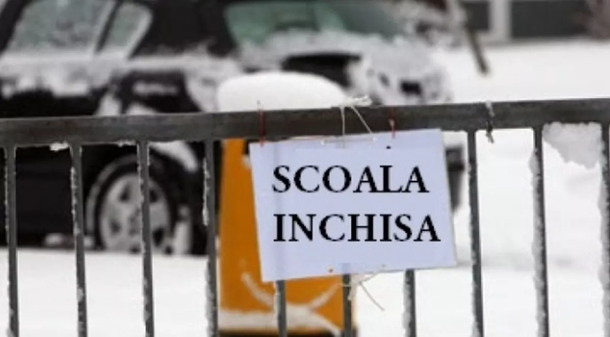 Trei școli din Galați au fost închise din cauza vremii. În sălile de clasă sunt 12 grade. De ce s-a ajuns aici