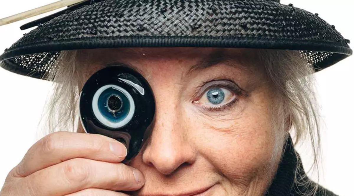 Scriitoarea britanică Arabella McIntyre-Brown trăiește și creează de 8 ani în munții României, după o viață întreagă petrecută în Anglia natală. "La români, cel mai mult îmi place ideea de vecin"