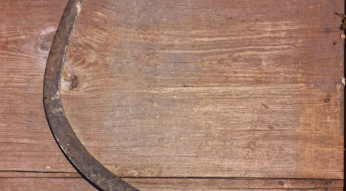 O copilă de 13 ani a fost decapitată cu o seceră, pentru că a refuzat avansurile sexuale ale unui vecin