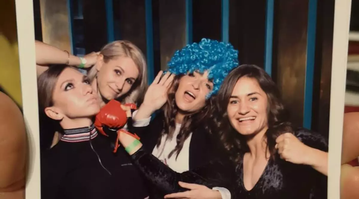 Simona Halep a dat o petrecere pe cinste. Cum s-au costumat fetele din echipa de Fed Cup a României