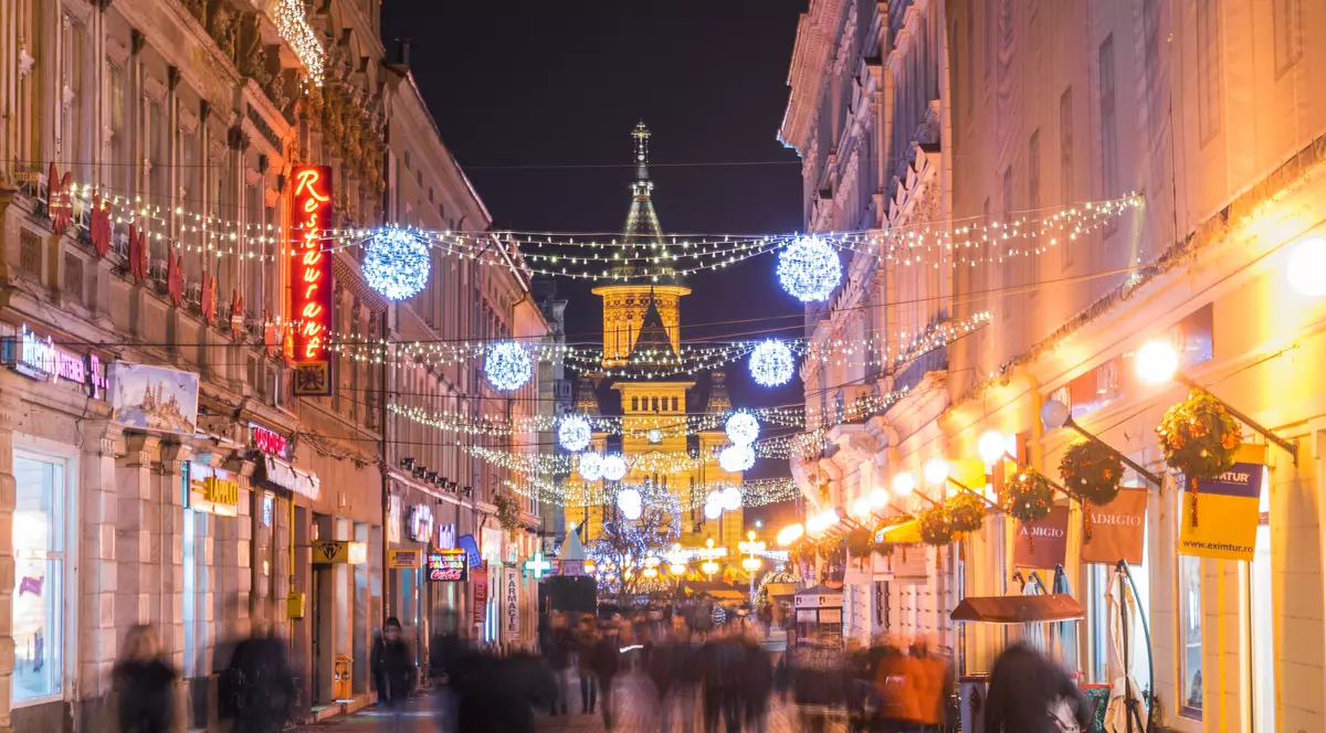 Ghidul petrecerilor de 1 Decembrie: Tramvai tras de cai, paradă și cupolă de lumini, la Timișoara