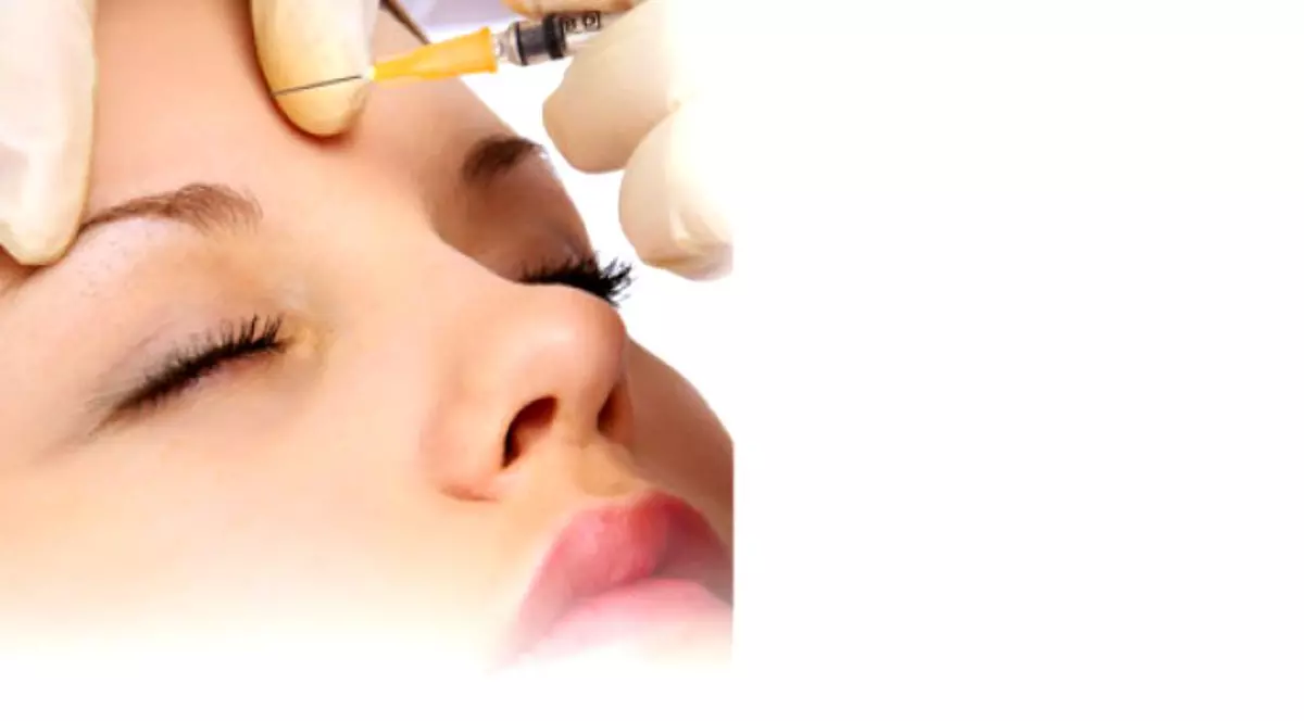 Frumusețe plătită scump! O femeie a murit după ce și-a injectat 16 doze de botox