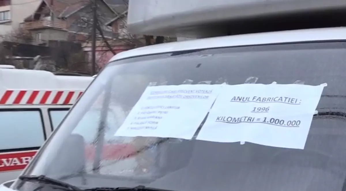 Protest inedit în faţa Spitalului Municipal Orşova. Gestul făcut de managerul unității medicale