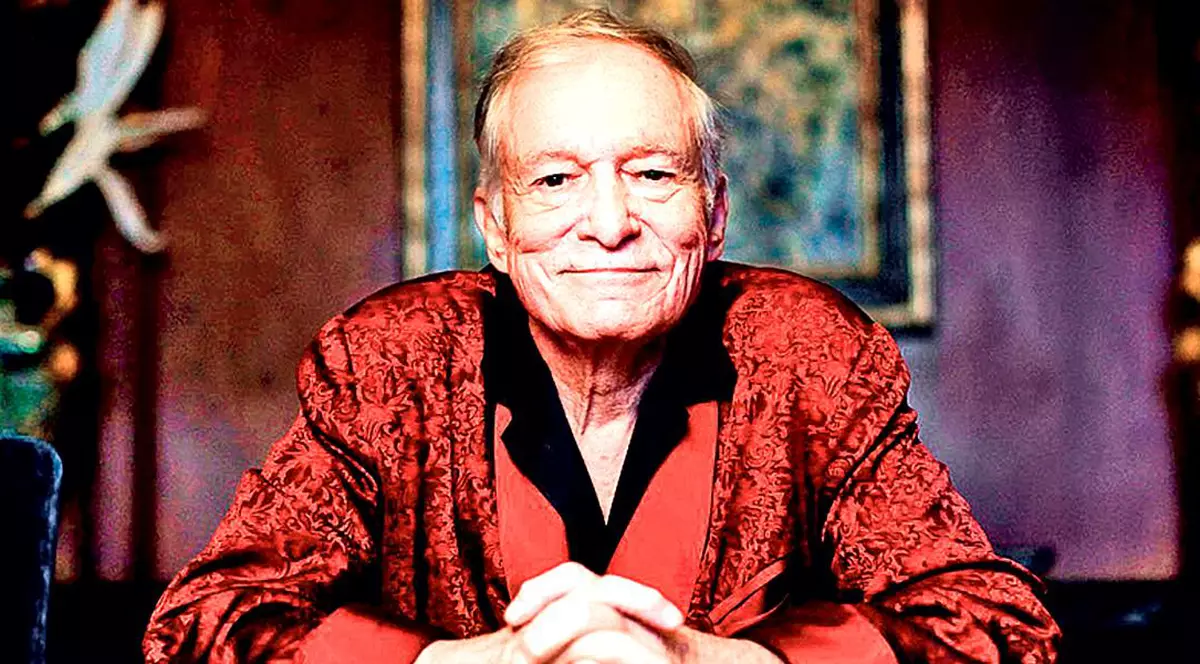 Cu cât s-a vândut mașina de scris a lui Hugh Hefner. A folosit-o la universitate