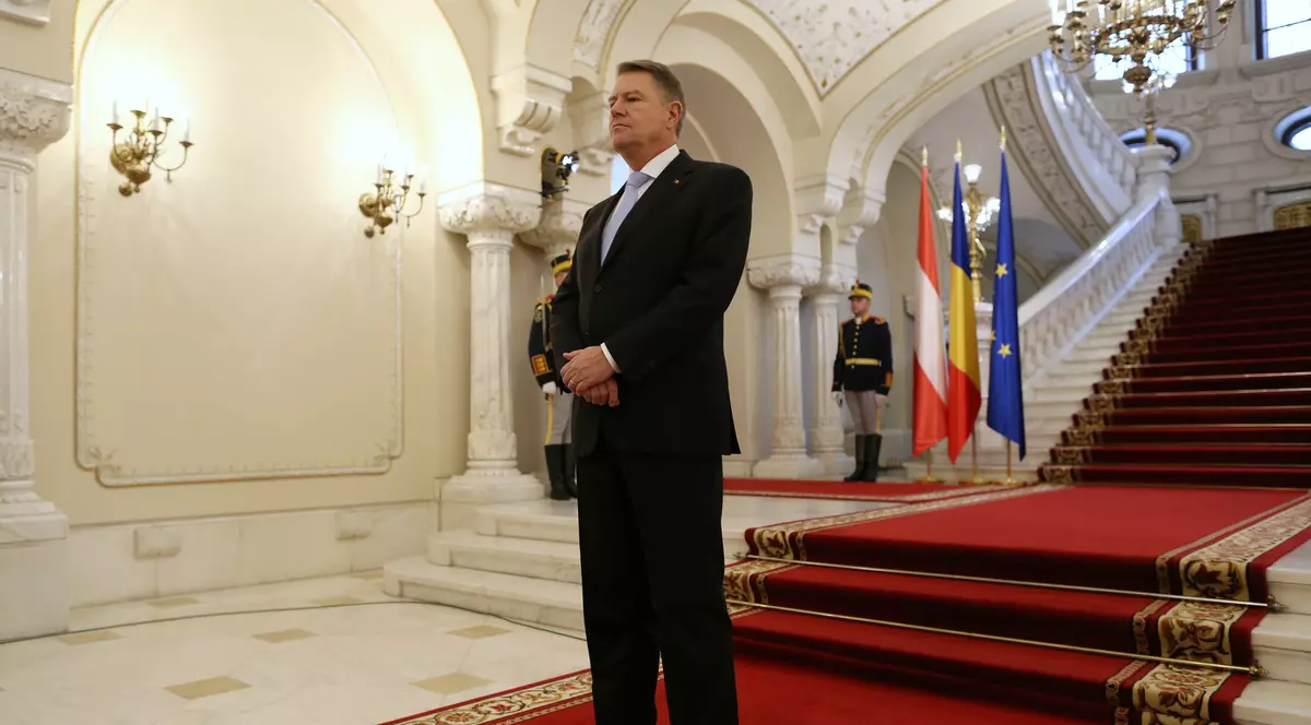 Iohannis cere reexaminarea Statutului personalului feroviar: ”Nu sunt identificate sursele de susținere ale drepturilor și beneficiilor nou introduse”