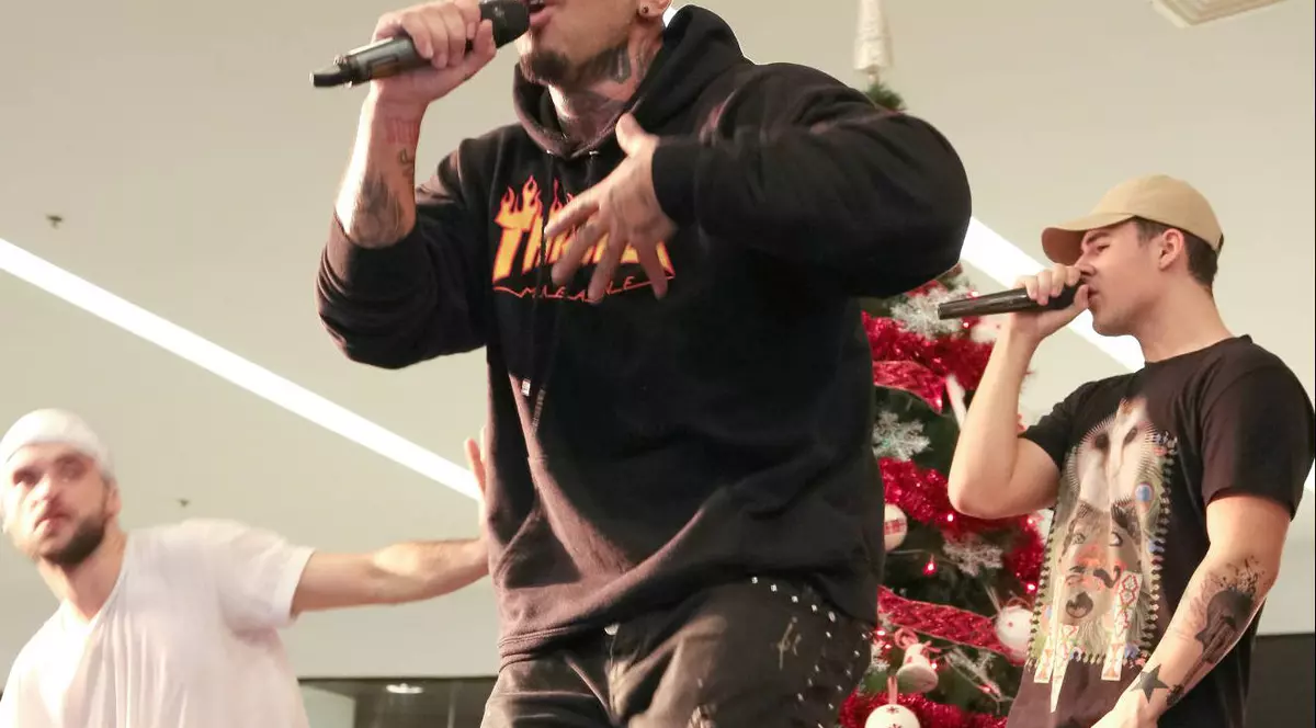 Alex Velea și alte vedete au petrecut alături de Moș Crăciun