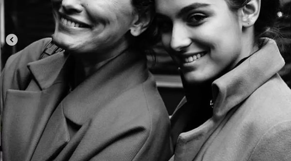 Ce i-a răspuns Andreea Esca unui internaut