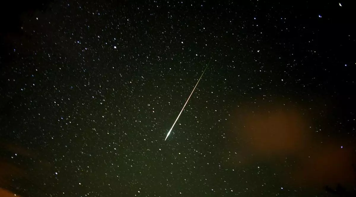 Fenoment special duminică seara: Cometa Crăciunului va trece pe lângă Pământ