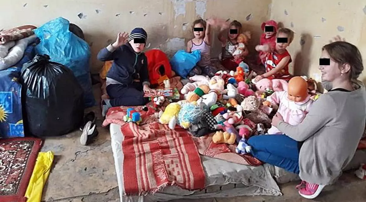 O mamă care își crește singură cei 8 copii a primit o casă nouă, în prag de Anul Nou. Cum arată locuința în care se va muta familia