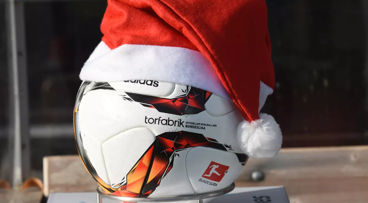 VIDEO | Fotbal de Crăciun. Surprize în Anglia și în Italia. Victorii pentru Loți Boloni și Răzvan Marin