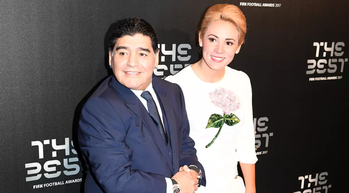 Maradona a fost dat afară din casă de logodnica lui! "El nu vrea să plece, dar relația s-a terminat"