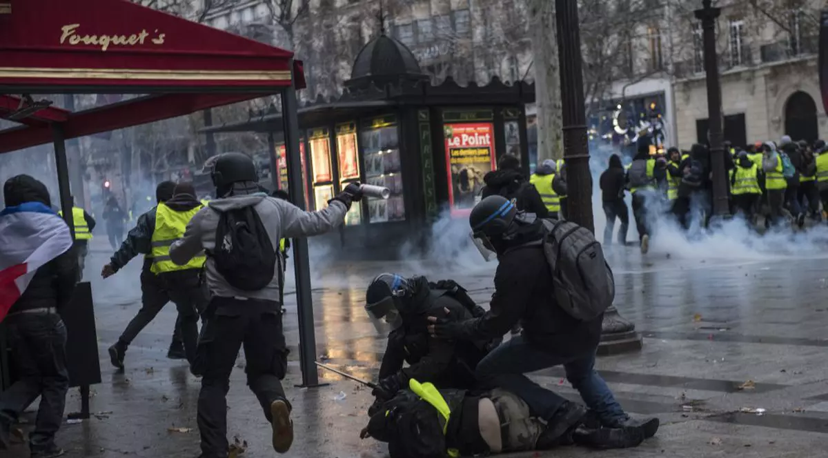 Președintele Franței, discurs mult-așteptat după protestele "vestelor galbene"